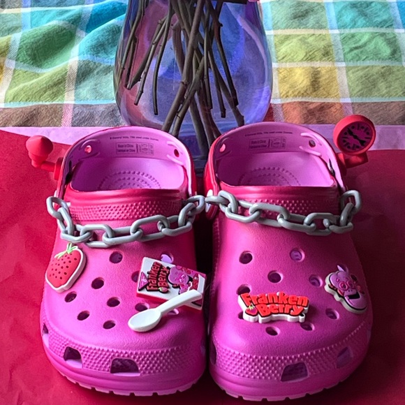 🍓CROCS FRANKEN BERRY CLASSIC CLOG 🍓 NWT 🍓 - Picture 11 of 16